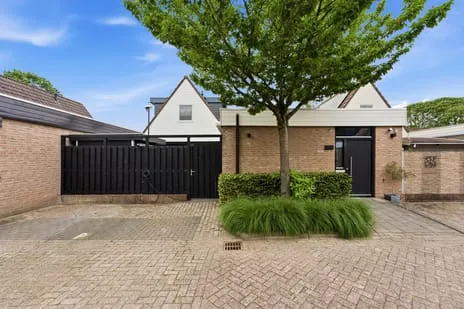 Terraced house for sale: De Touwbaan 35, Krommeweg-Zuid Hendrik-Ido-Ambacht