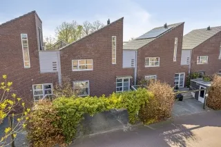Tussenwoning te koop: De Triomfboog 30, Enschede