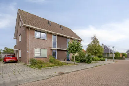 Tussenwoning te koop: De Vaart 19, Barsingerhorn