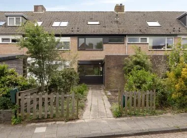 Tussenwoning te koop: De Vennen 12, Broek in Waterland Broek In Waterland