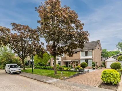 Twee-onder-één-kap te koop: De Vlijt 23, Aalburg Wijk En Aalburg