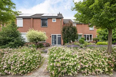 Tussenwoning te koop: De Voorreep 11, Erica-Centrum Erica