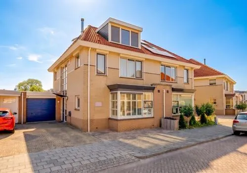 Tussenwoning te koop: De Waag 12, Spanbroek