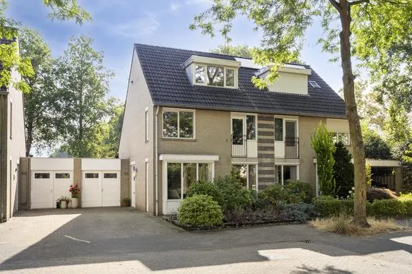 Tussenwoning te koop: de Wadden 28, De Gentiaan Son En Breugel