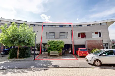 Terraced house for sale: De Waterloop 4, Oranjebuurt-Noord Leerdam
