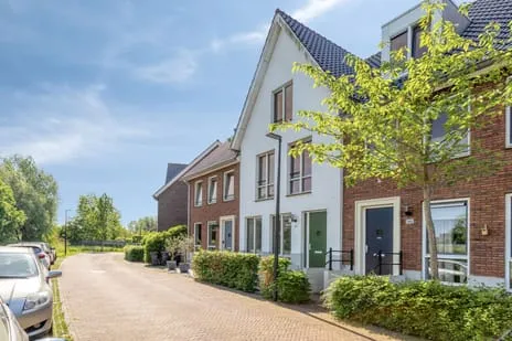 Tussenwoning te koop: De Wherelanden 145, Gors-Noord Purmerend