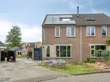 Semi-detached for sale: De Wiecken 11, Centrum Leek en omgeving Leek