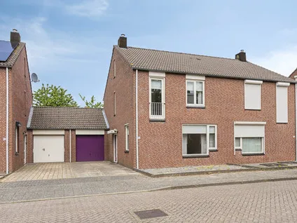 Tussenwoning te koop: De Wieken 48, Budel Budel