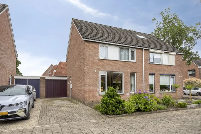 Tussenwoning te koop: De Wielewaal 14, Leemslagen Oost Almelo