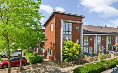 Tussenwoning te koop: de Witstraat 2, Kuenenplein Beverwijk