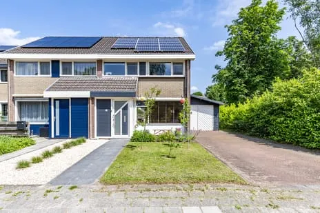 Corner house for sale: De Yp 74, Burgum Burgum