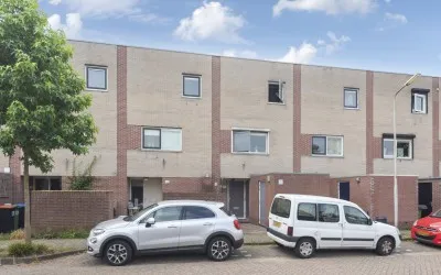 Tussenwoning te koop: De Zeiler 120, Tjotterbuurt Velserbroek
