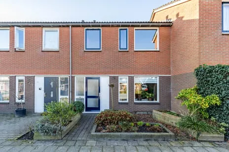 Tussenwoning te koop: De Acacia 99, Burgum