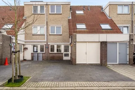 Tussenwoning te koop: De Akkers 38, Schiedam