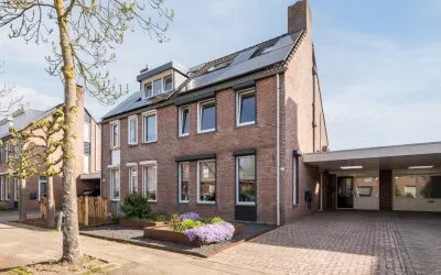 Tussenwoning te koop: de Ambachten 157, Heeze Heeze
