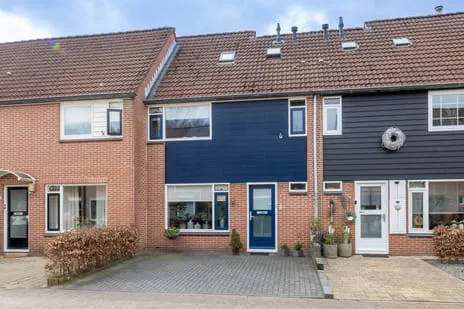 Tussenwoning te koop: De Ara 62, Kanaalzijde Almelo