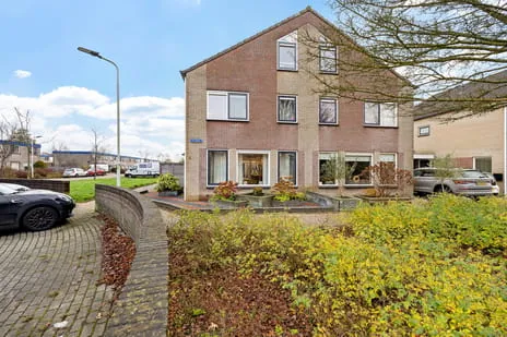 Hoekwoning te koop: De Bank 31, De Venen centrum Drachten