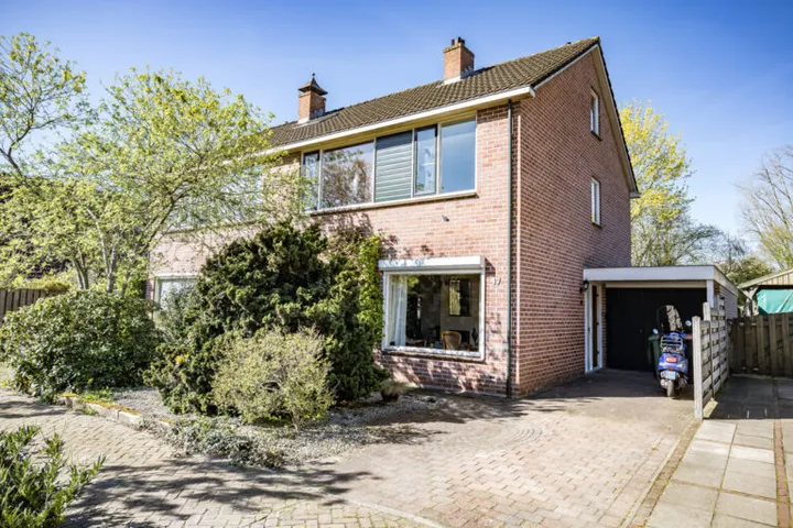 Twee-onder-één-kap te koop: De Beo 47, Almelo