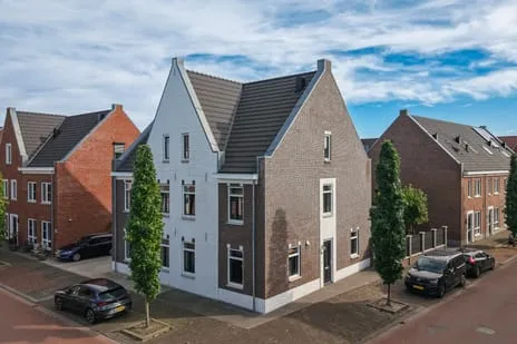 Hoekwoning te koop: De Binnenplaats 10, Meteren