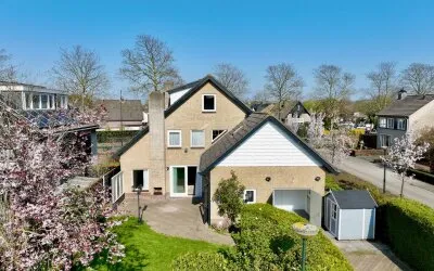 Vrijstaande woning te koop: de Bossen 18, Raamsdonksveer