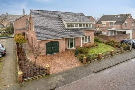 Vrijstaande woning te koop: de Branden 18, Sprundel Sprundel