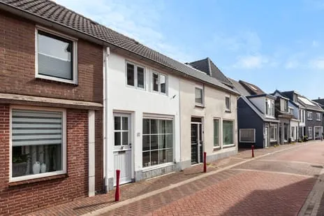 Tussenwoning te koop: De Buurt 47, BH oost Hardinxveld-Giessendam