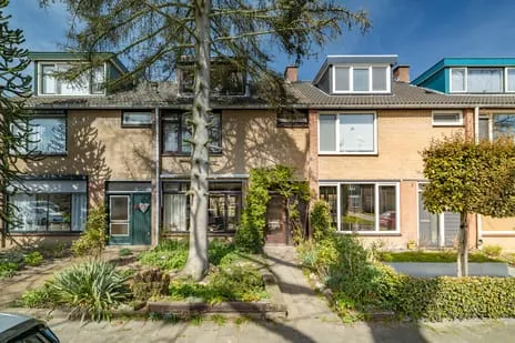Tussenwoning te koop: De Cloese 94, Ugchelen Ugchelen