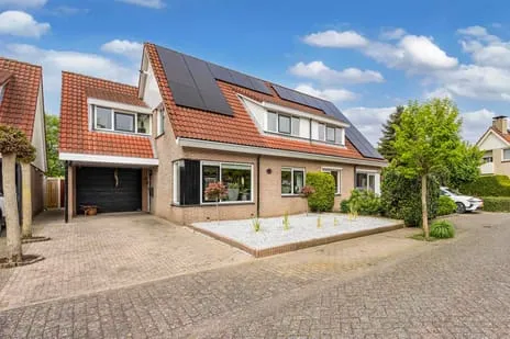 Twee-onder-één-kap te koop: De Dagmaat 68, De Landmaten Dronten