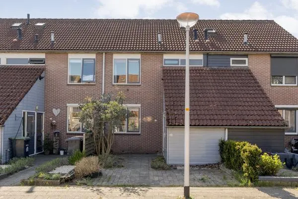 Tussenwoning te koop: de Deel 22, De Vloedkampen Raalte