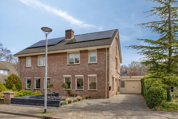 Twee-onder-één-kap te koop: De Doeze 11, Klazienaveen-Zuid Klazienaveen
