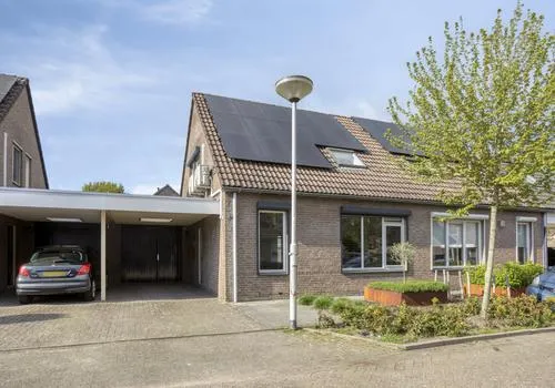 Tussenwoning te koop: de Donk 8, Oirschot