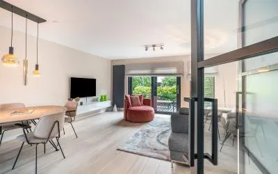 Twee-onder-één-kap te koop: De Eindhoeve 12, Molenbuurt Amstelveen