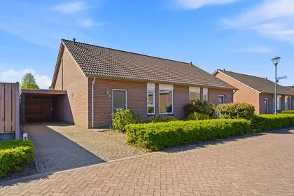 Twee-onder-één-kap te koop: De Elzen 9, Wanroij Wanroij