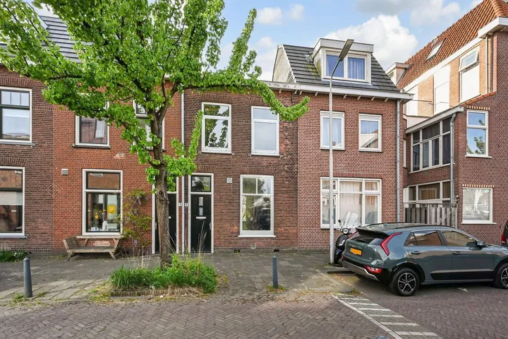 Tussenwoning te koop: De Genestetstraat 1, Koepoort Delft