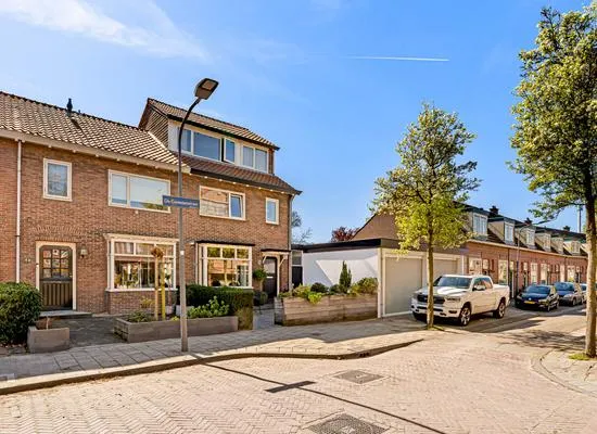 Hoekwoning te koop: De Genestetstraat 44, Haarlem