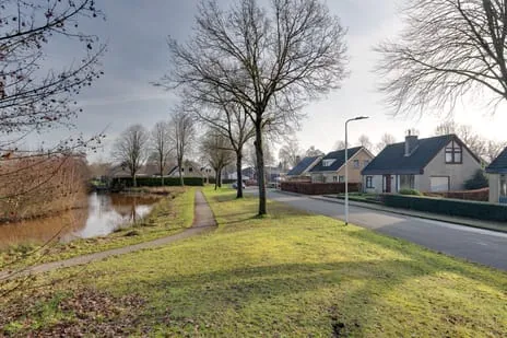 Vrijstaande woning te koop: De Groenling 40, Surhuisterveen