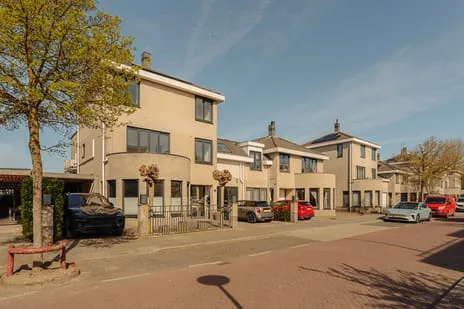 Twee-onder-één-kap te koop: De Grote Wielen 53, Landschappenbuurt Amstelveen