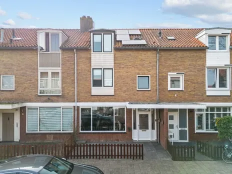 Tussenwoning te koop: De Hagedisstraat 10, Gildenbuurt Velsen-Noord
