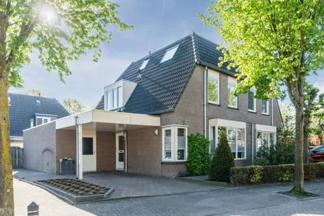 Twee-onder-één-kap te koop: de Hegmulder 16, Centrum Valkenswaard