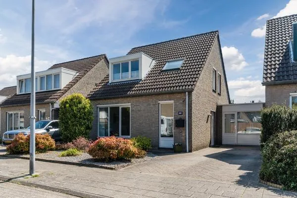 Tussenwoning te koop: De Heufkens 14, Zeelst Veldhoven