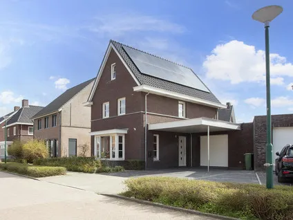 Twee-onder-één-kap te koop: De Hoef 4, Weebosch Bergeijk