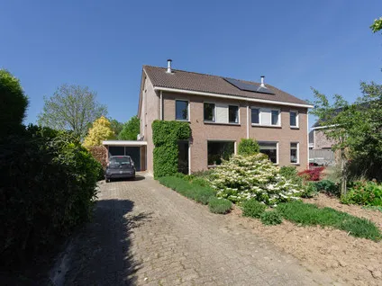 Twee-onder-één-kap te koop: De Houtakker 1, Bedrijventerrein Houtakker Bemmel