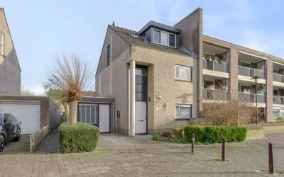 Hoekwoning te koop: de Kantelen 41, Zaltbommel