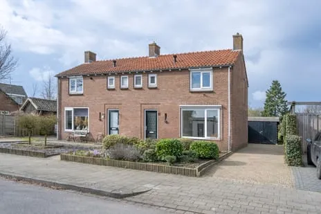 Twee-onder-één-kap te koop: De Kempe 22, Loenen Loenen