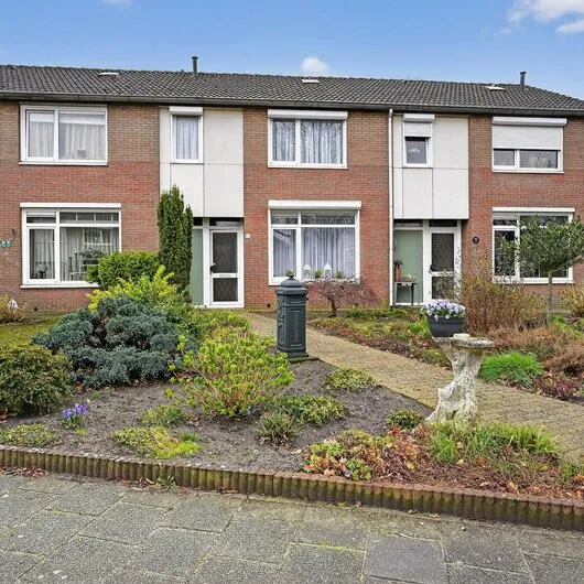 Tussenwoning te koop: De Kerfjes 13, Schoonebeek