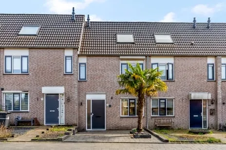 Tussenwoning te koop: De Kievit 8, Het Bosje Elst (Ut)