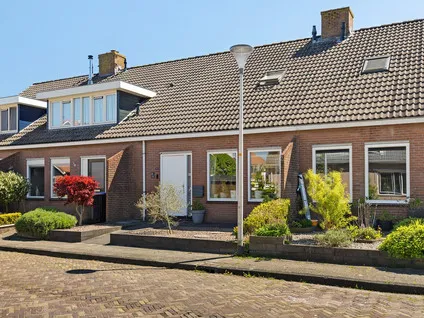 Tussenwoning te koop: de Korten 5, Ossenzijl