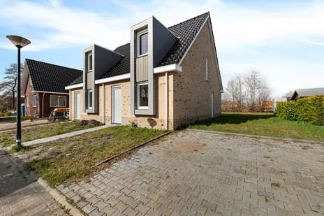 Twee-onder-één-kap te koop: De Kromten 2, Waskemeer Waskemeer