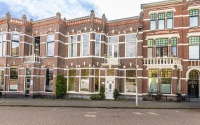 Tussenwoning te koop: De Laat de Kanterstraat 5, Burgemeesterswijk Leiden