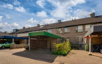 Tussenwoning te koop: De Lariks 6, Oud Zuid Duiven